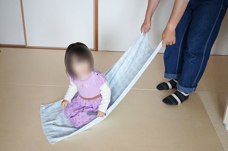 タオルを使った子供の室内遊びベスト3。安全で楽しく遊べる！