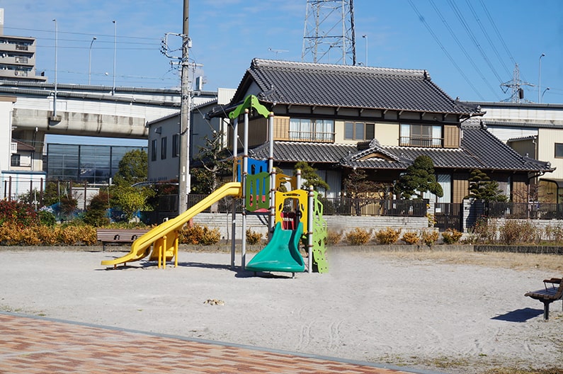 バナナの滑り台が楽しい！春日井市城田公園を紹介。